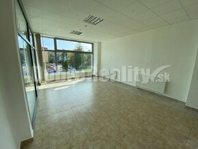 Na prenájom  pekný obchodný priestor o rozlohe 250m2 v Rimav - 7