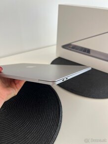 MacBook Pro 15" 2019 - 7