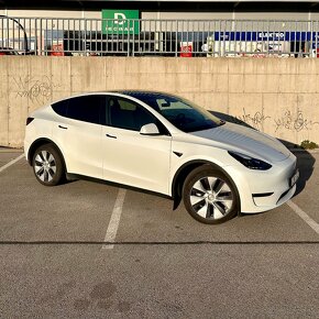 TESLA MODEL Y LONG RANGE DUAL MOTOR - 7