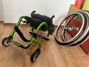 Predam ultralahky sportovy invalidny vozik QUICKIE Helium - 7