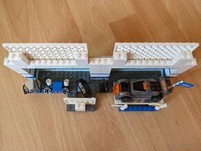 LEGO 8154 Tuningové depo - 7