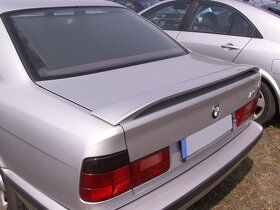 spojlery mam do BMW E34 alpina - 7