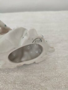 Royal dux žena s vtáčikom porcelánová soška - 7