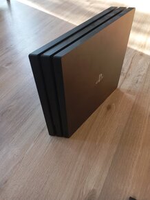 PS4 Pro 1Tb + 16 her, ovladač a chladič - 7