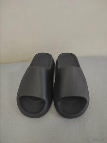 Yeezy Slides Onyx - 7