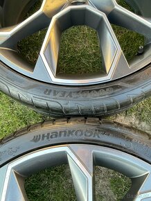 AKCIA ZĽAVA EXTREME GRAU  orig.skoda225 40 R19 5x112  7,5j x - 7