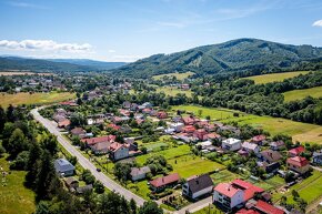 Na predaj pozemok s domčekom pri hlavnej ceste - 7