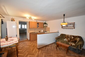 Predáme na Dubovej dom na pozemku 1.791m2. - 7