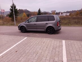 Predám Volkswagen Touran facelift 1.9tdi 6 stupnovy mánual - 7