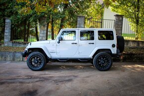 Jeep Wrangler Unlimited 3.6L V6 VVT SAHARA A/T - 7