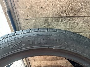 235/45R19 letne - 7