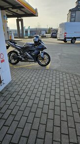 Yamaha R1 - 7