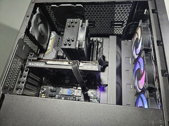 Predám pc v záruke. Ryzen 5 5600X, Radeon RX 6600 Core 8GB - 7