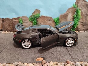 Prodám model 1:18 Chevrolet Camaro 2017 - 7