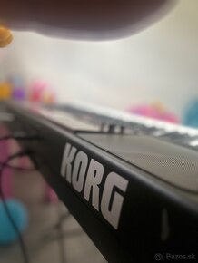 Korg pa 700 - 7