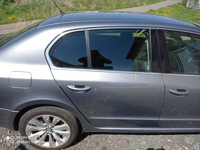 Bledo modré dvere Superb 2 sedan vstrek 2,0tdi cbbb - 7