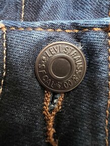 Levis 27 - 7