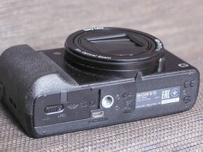 Sony DSC-HX60 . - 7