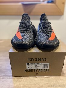 Yeezy Boost 350 V2 Carbon Beluga - 7