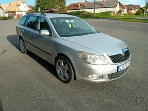 ŠKODA OCTAVIA COMBI 2.0 TDi 103kW ELEGANCE - 7