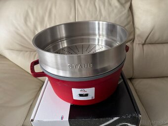 Profi liatinovy hrniec Staub Cocotte s parákom - 7