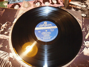 VINYL QUEEN PLUS ROLLING STONES A INE - 7