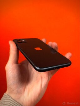 Apple iPhone 11 64gb - Black  SUPER STAV - 7