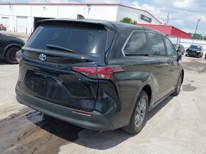 Toyota Sienna LE 2022 - 7