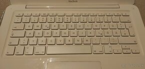 Predám MacBook A1342 2009 - 7