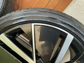 VEGA AERO orig.skoda Superb3V  5x112  8j x19   ET 44 VW 235  - 7