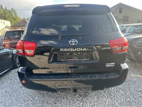 2016 Toyota Sequoia SR5 5,7 V8 LPG 4x4 7-miest podvozok +2” - 7