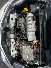 Toyota yaris hybrid 1.5 vvti - 7