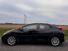 Honda Civic 2.2i-DTEC 110KW r.v 9/2013 naj 134tkm Výbava: Mu - 7