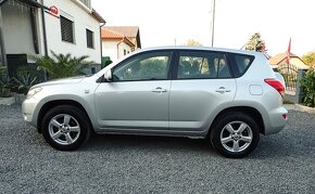 TOYOTA RAV4 2.2 D-4D 100kW- 4x4-UZAVIERKA-DIGIKLIMA-NOVA STK - 7