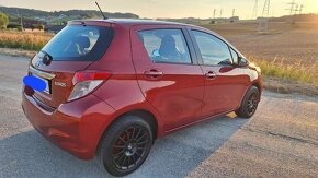 TOYOTA Yaris 1.0 , SR,r.2013 - 7