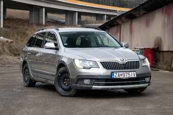 Škoda Superb Combi 2.0 TDI CR 170k Elegance 4x4 DSG - 7