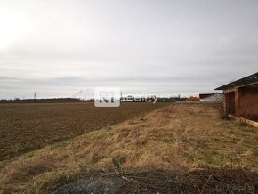 Stavebným pozemkom 670 m2 / rozostavaný RD, už zakreslený na - 7