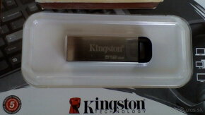 Predám 512GB Kingston USB kľúč - 7