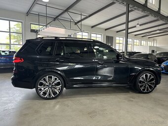 BMW X7 - 7