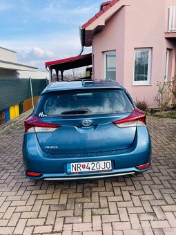 Toyota Auris 1.6 MT Hatchback - 7