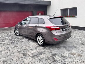 Hyundai i30 1.6Crdi 2013/9 combi - 7