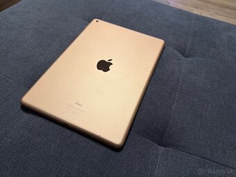 iPad 7, 32 GB - Gold - 7