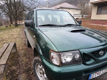 Nissan Terrano 2.7 4x4 - 7