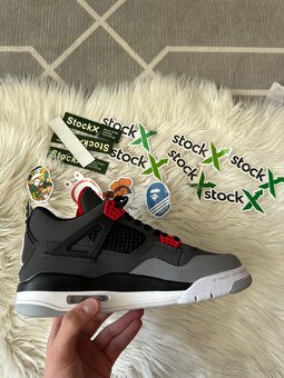 Jordan 4 - 7