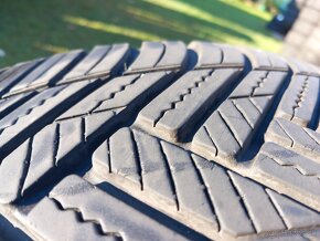 235/40 r19 zimne pneumatiky - 7