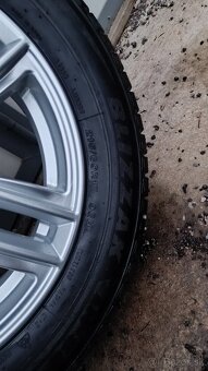 Sada elektrónov TOYOTA s pneu BRIDGESTONE Blizzak 215/60 R17 - 7