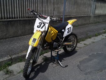 Suzuki RM 125 - 7