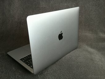 MacBook Pro 13,3" (2019) - 7