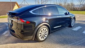 TESLA Model X 75D Gullwing - 7