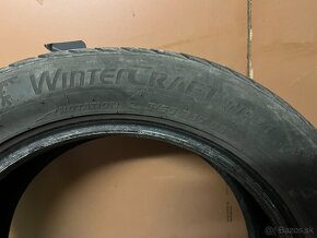 Predám zimné pneumatiky Kumho 215/55 R17 - 7